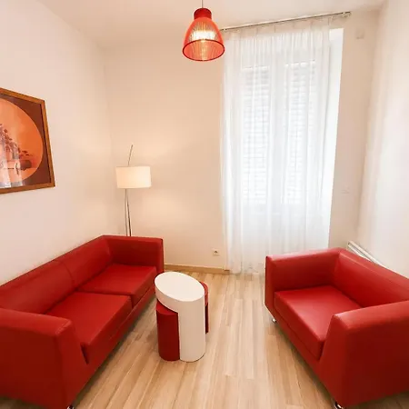 6 - 2 Pieces - Part Dieu - Rue Cuvier - 31